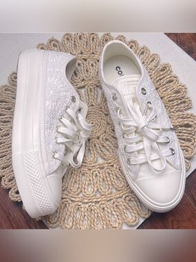Converse Lace White Wedding Bridal Platform Low Top Chucks Sneakers Size 8 or 39